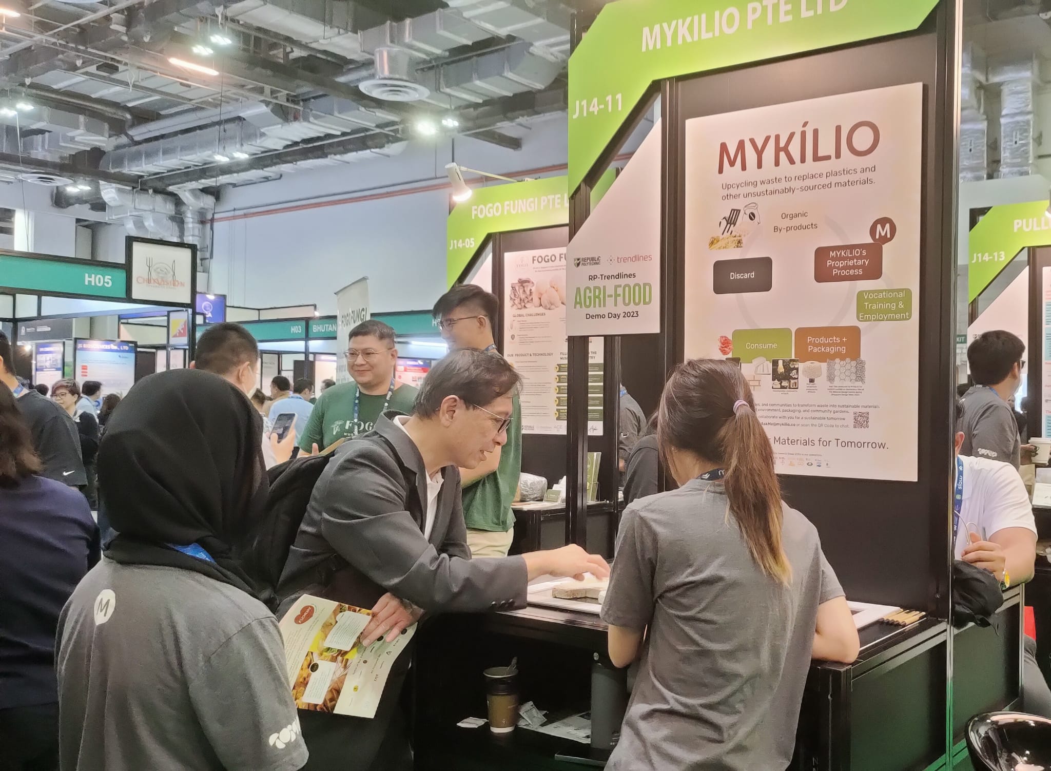 demo-day-booth