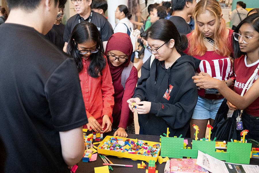 From vibrant performances to powerful stories and hands-on workshops, RP’s inaugural EAEvolution offered a bold, engaging start to every student’s #GreaterPurpose journey.