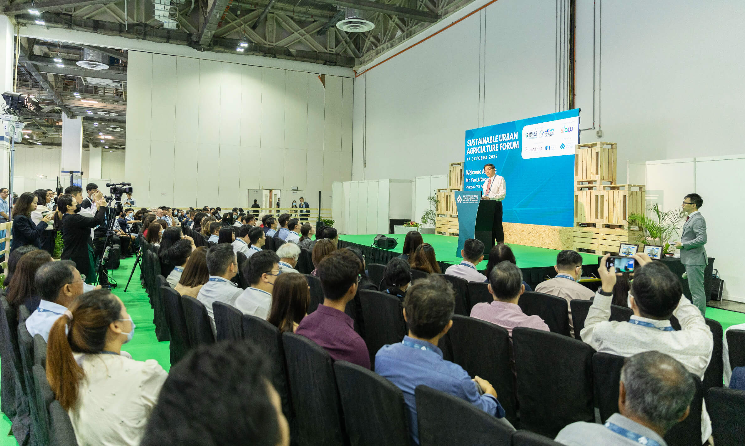 Mr Yeo Li Pheow speaking at the Forum