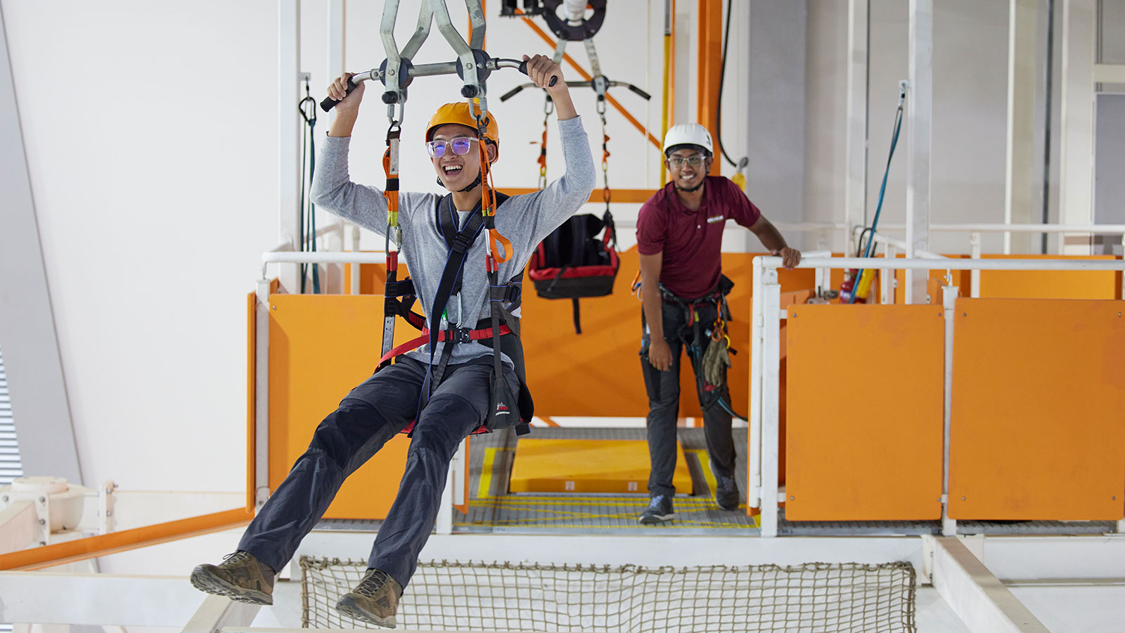 banner-student-on-flying-fox