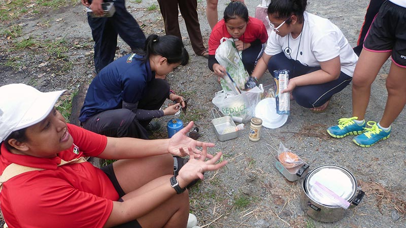 RP students learning field cooking