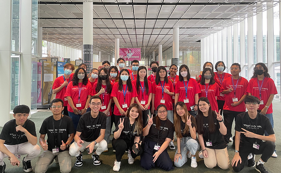 Group Photo with Student Volunteers