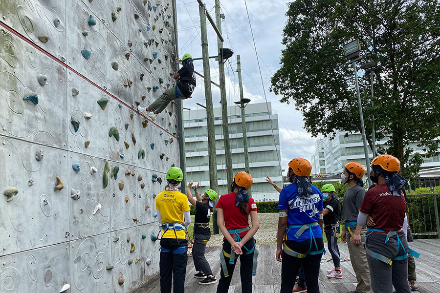 Trainer Demonstration on Belaying