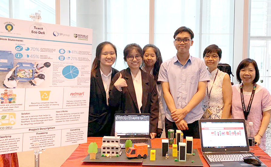 From left, Lee Li Ying, Dong MeiXiang, Ham Su Yi, Samuel Timothy Yap, DHRMP Programme Chair Lee Chin Chin, and Assistant Programme Chair Irene Tan. SMC’s Team Eco Deli emerged as the first runner up at the Ideator Singapore 2019/20.
